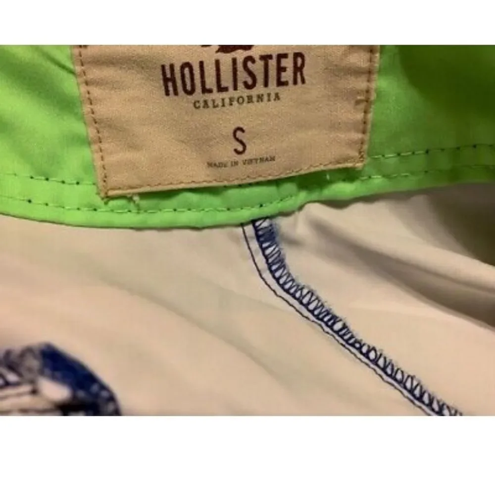 Hollister size small